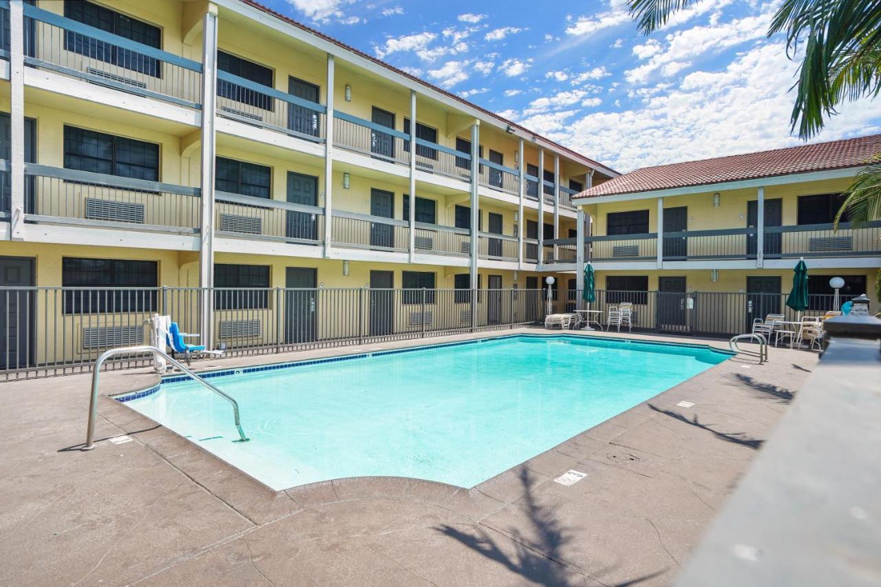 La Quinta Inn By Wyndham Costa Mesa Orange County Eksteriør bilde
